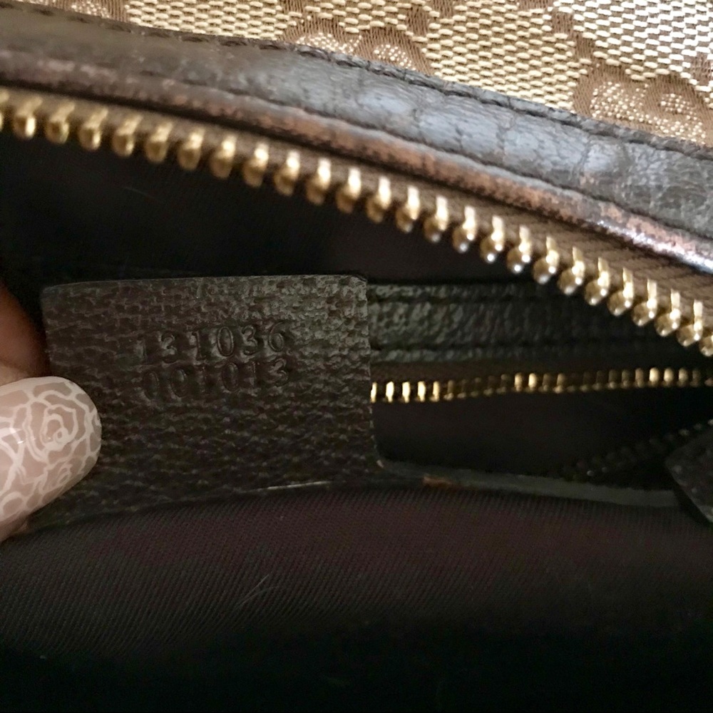 ‼️ GUCCI CRESCENT BAG ‼️ HARD TO FIND - Picture 6 of 8